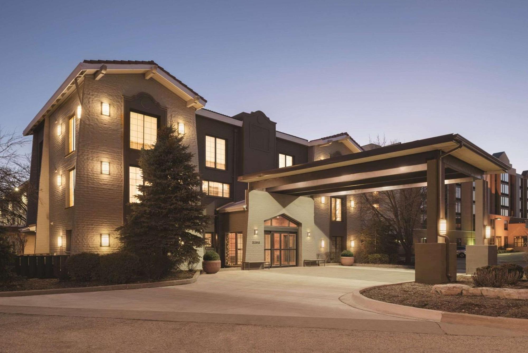 Country Inn & Suites By Radisson, Chicago-Hoffman هوفمان ستيتس المظهر الخارجي الصورة