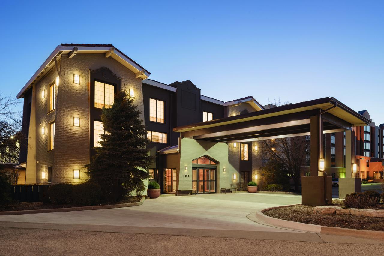 Country Inn & Suites By Radisson, Chicago-Hoffman هوفمان ستيتس المظهر الخارجي الصورة